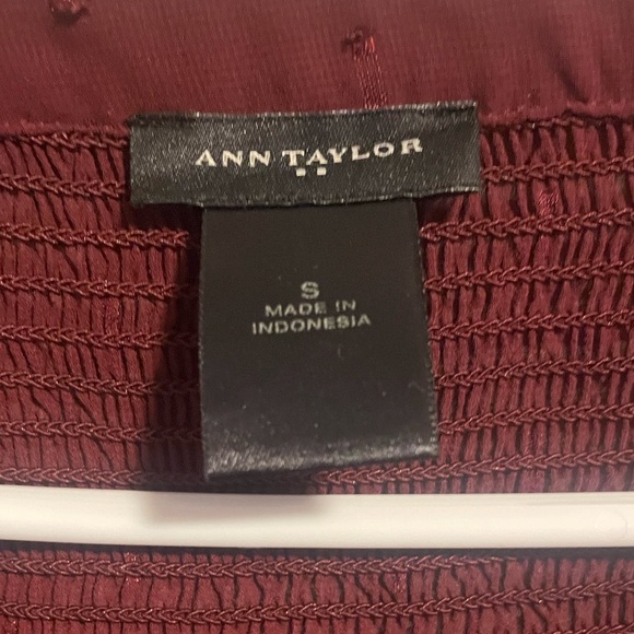 Ann Taylor V Neck Blouse - Picture 2 of 3